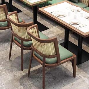 主题饭厅卡座沙发定制茶楼餐饮店藤编实木饭店火锅奶茶店桌椅组合