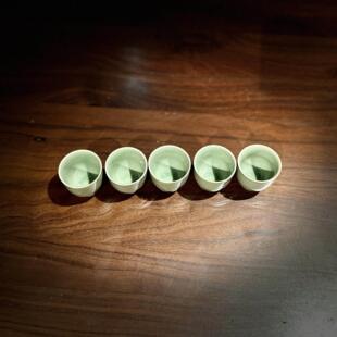 70年代出口海外龙泉青瓷梅绿后刻莲花祥云杯功夫茶小茶杯25C