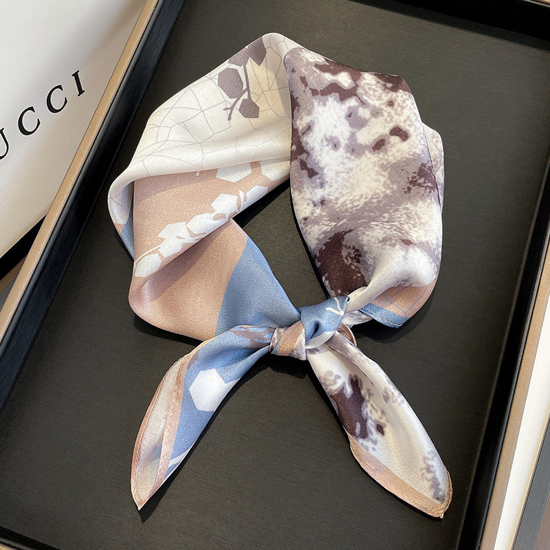 丝巾小方巾女桑蚕丝真丝小丝巾女百搭春秋衬衣韩国气质领巾搭西装