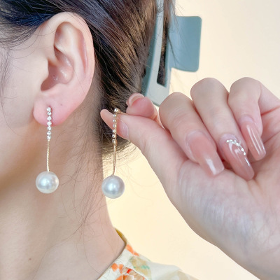 2025年新款潮轻奢高级感珍珠耳环女925纯银针简约气质显脸瘦耳坠