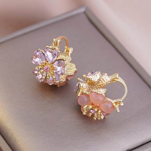 一款两戴花朵猫眼石双面耳扣