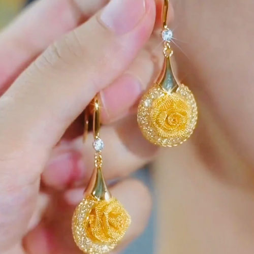 2026新款爆款高级感耳环轻奢金色耳坠镶钻耳钩超火耳钉玫瑰花耳饰