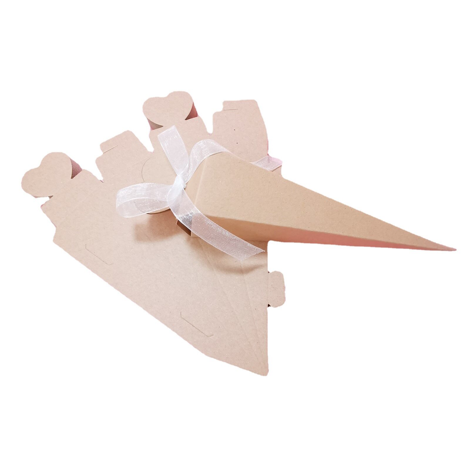 新款喜糖盒子结婚回礼爱心尖锥形糖果盒小礼物盒心形冰激凌糖盒子