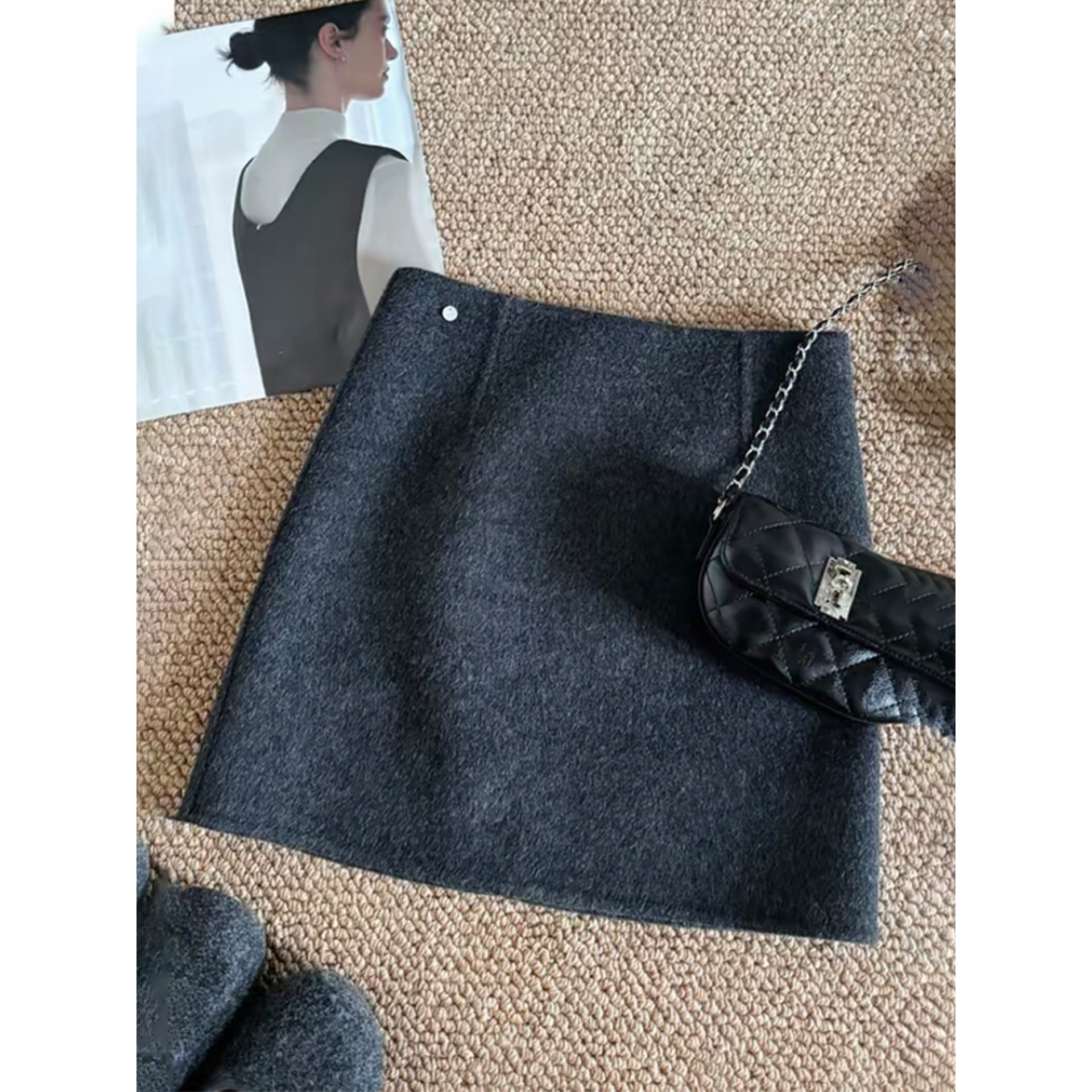 高级感气质灰色a字半身裙女秋冬时髦休闲外搭小个子高腰包臀短裙