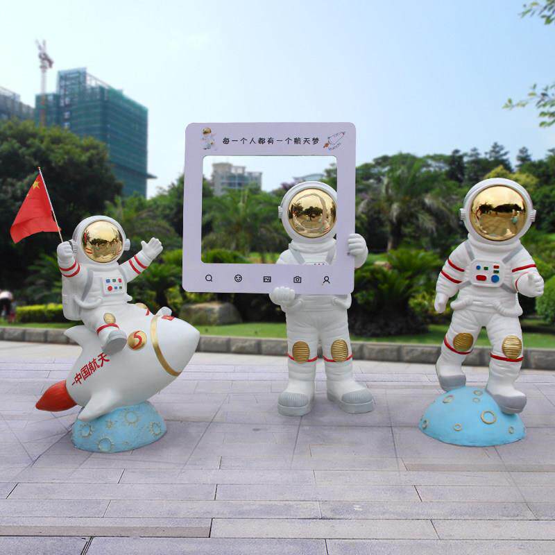 发光太空人宇航员雕塑玻璃钢科技馆航天模型商场美陈景区学校装饰
