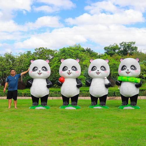 卡通人造熊猫雕塑户外景区玻璃纤维草坪庭院装饰售楼处动物落地式