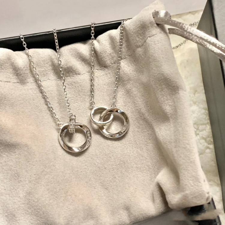 莫比乌斯环项链女轻奢小众情侣款高级感吊坠情人节生日礼物不掉色