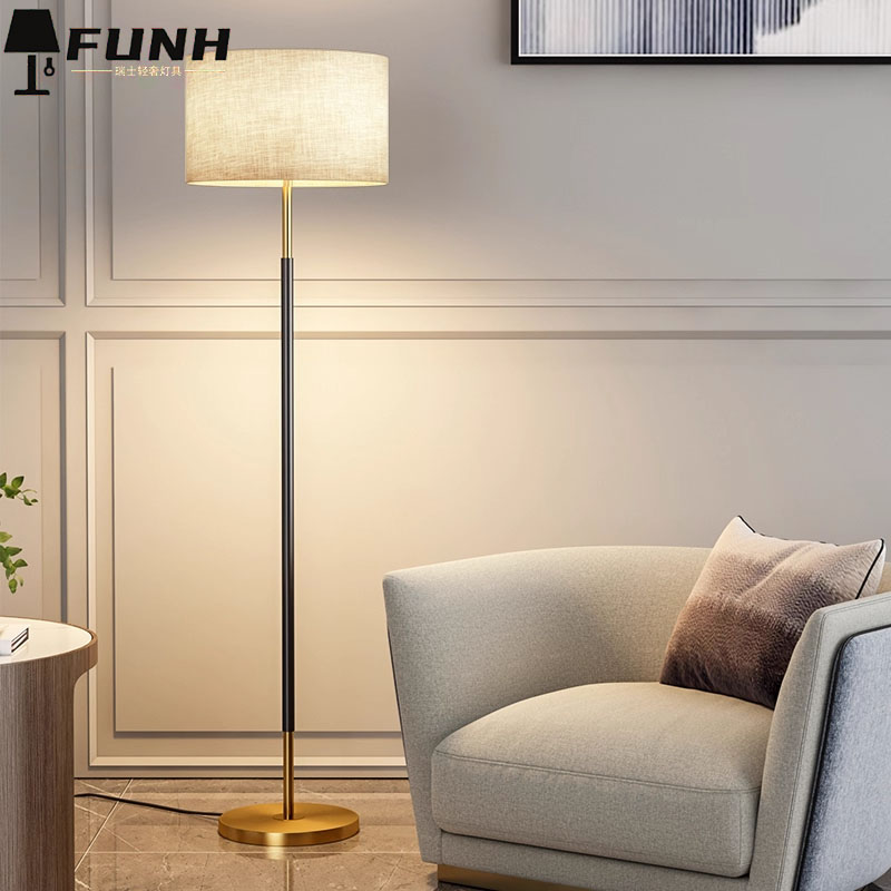 10㎡客厅沙发旁边中古风落地灯