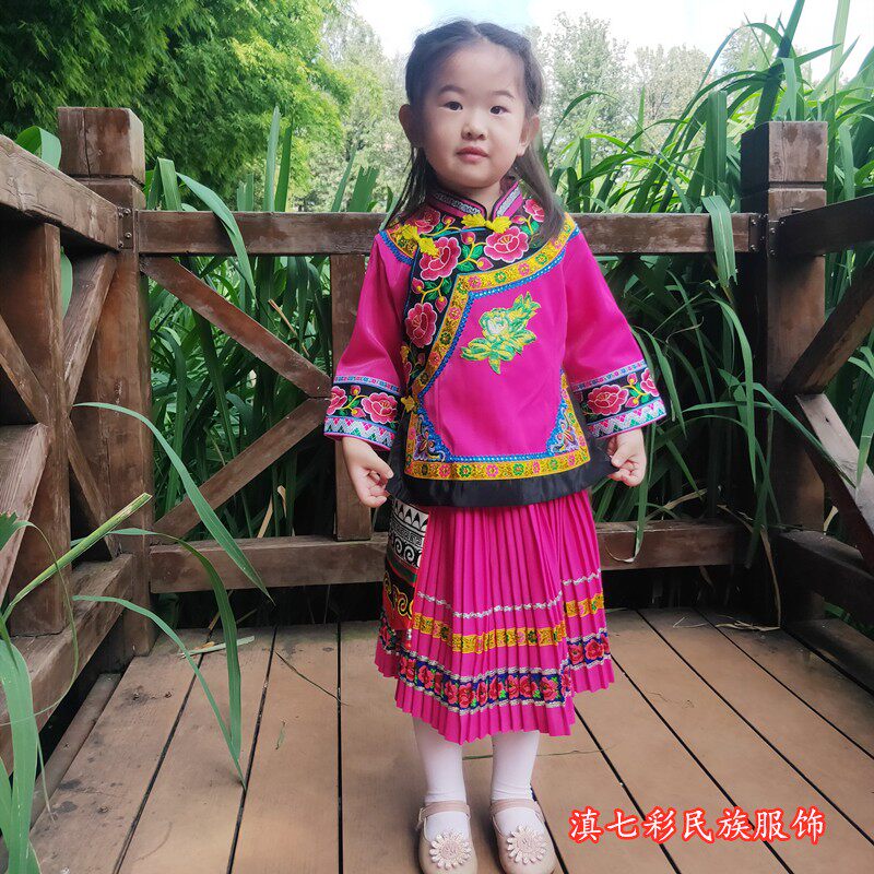 新款小撒尼族女童裙子套装 绣花女孩服装J 彝族火把节生活民族服