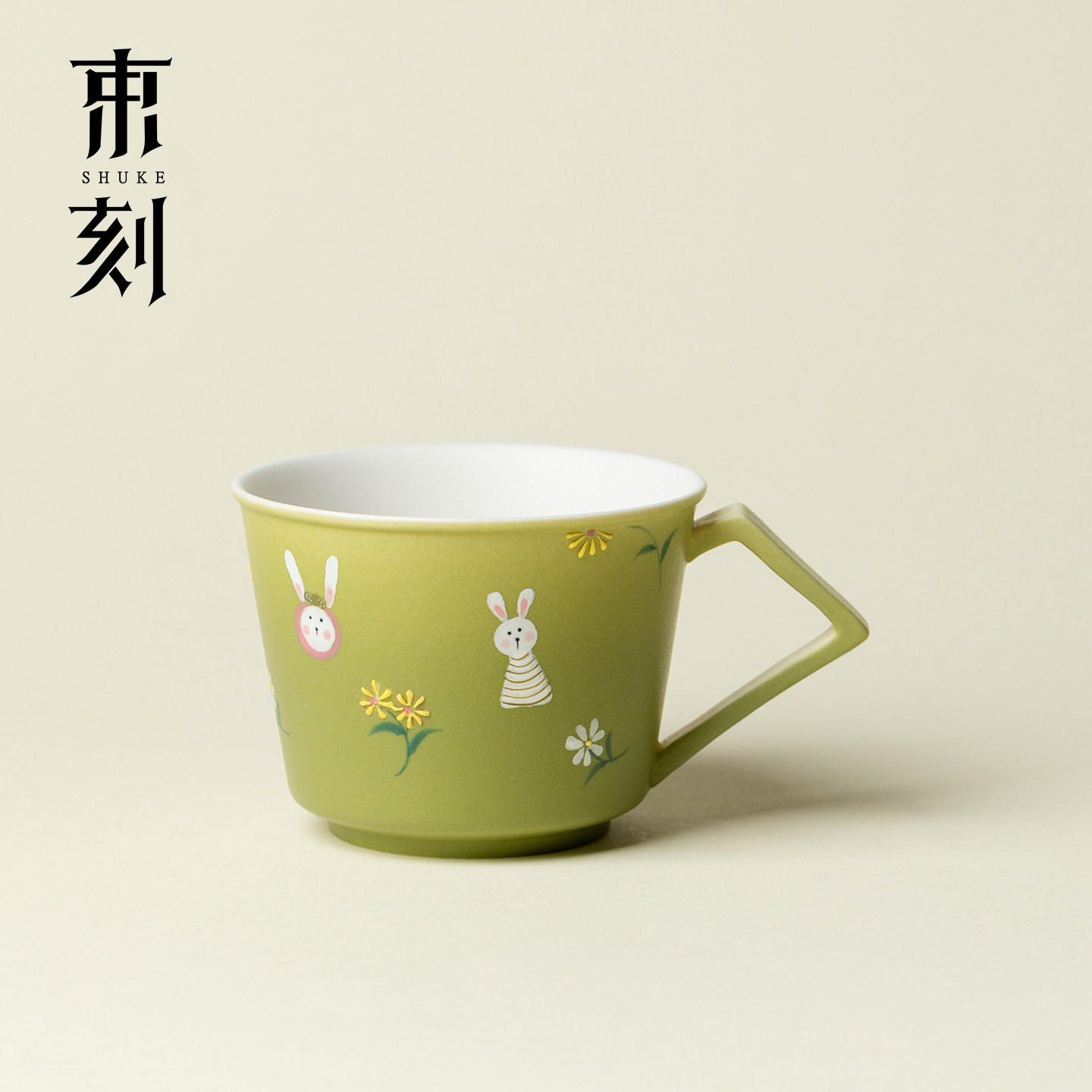 青芽小兔陶瓷水杯优雅拉花咖啡图片