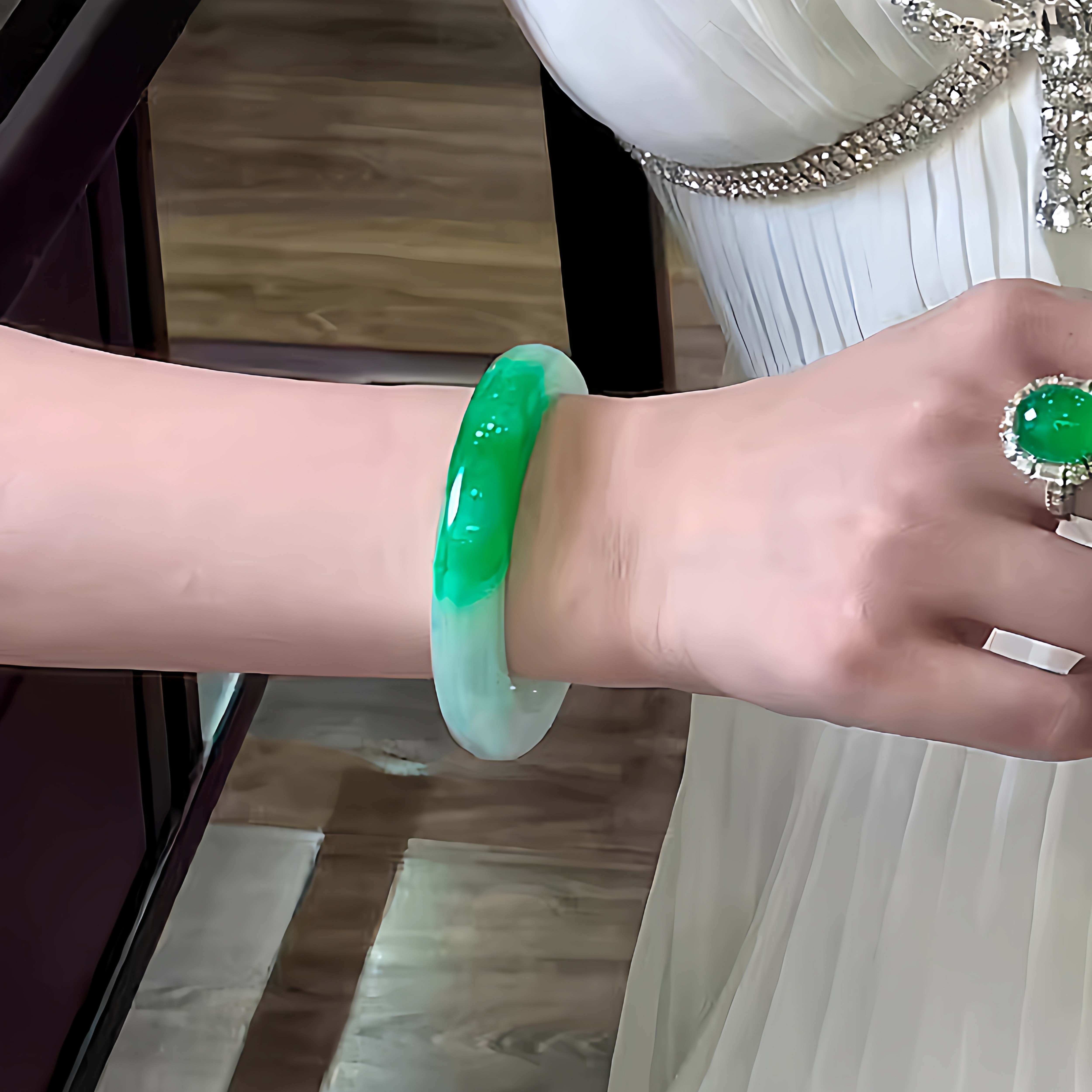 玉长情【山青系列】翡翠玉手镯子