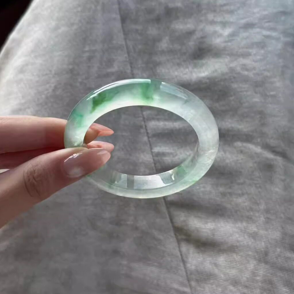 玉长情【百花系列】缅甸翡翠手镯冰种冰透飘花浅绿正品玉手镯处理