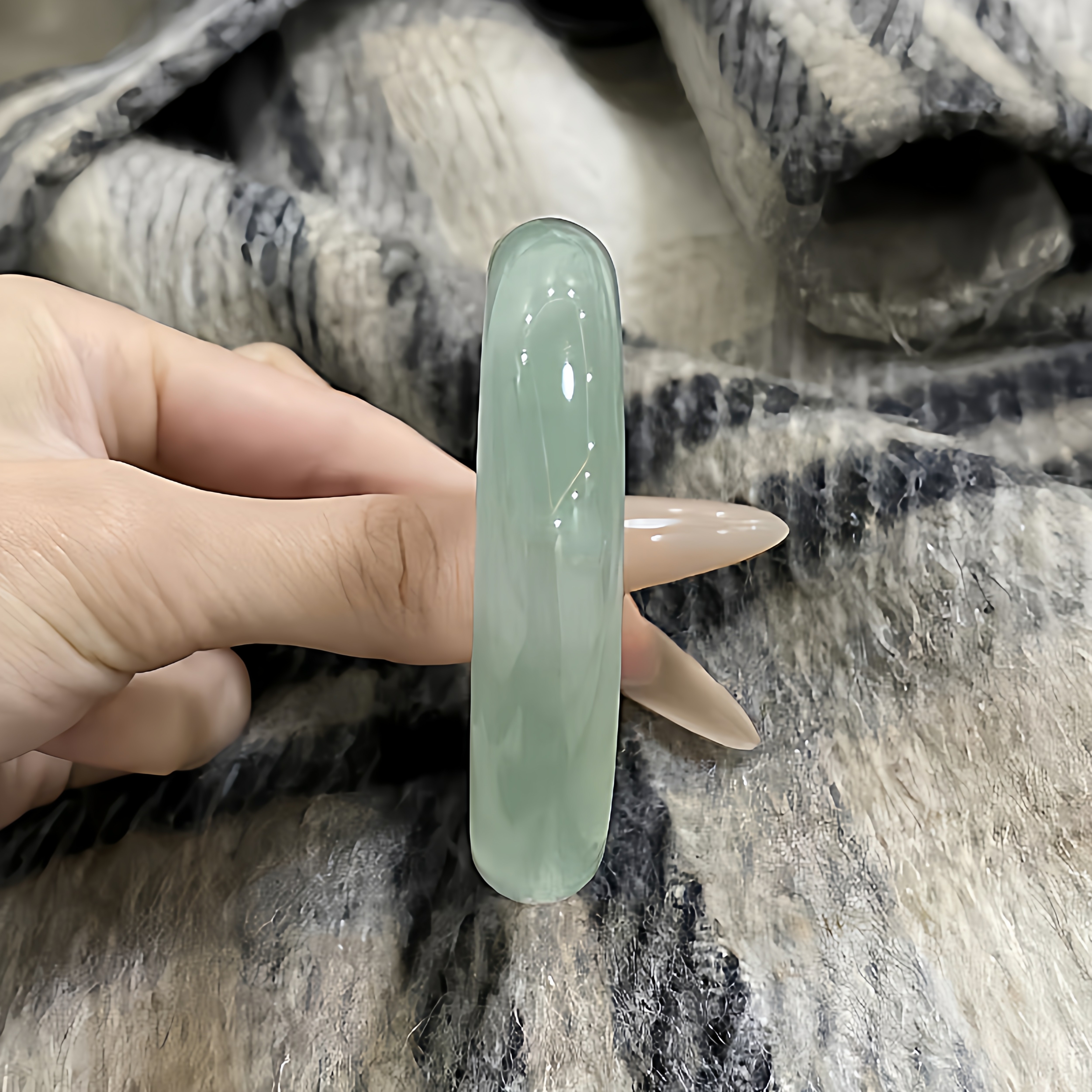 玉长情【丹青系列】缅甸高端翡翠正品高冰种飘花玉手镯子女款处理