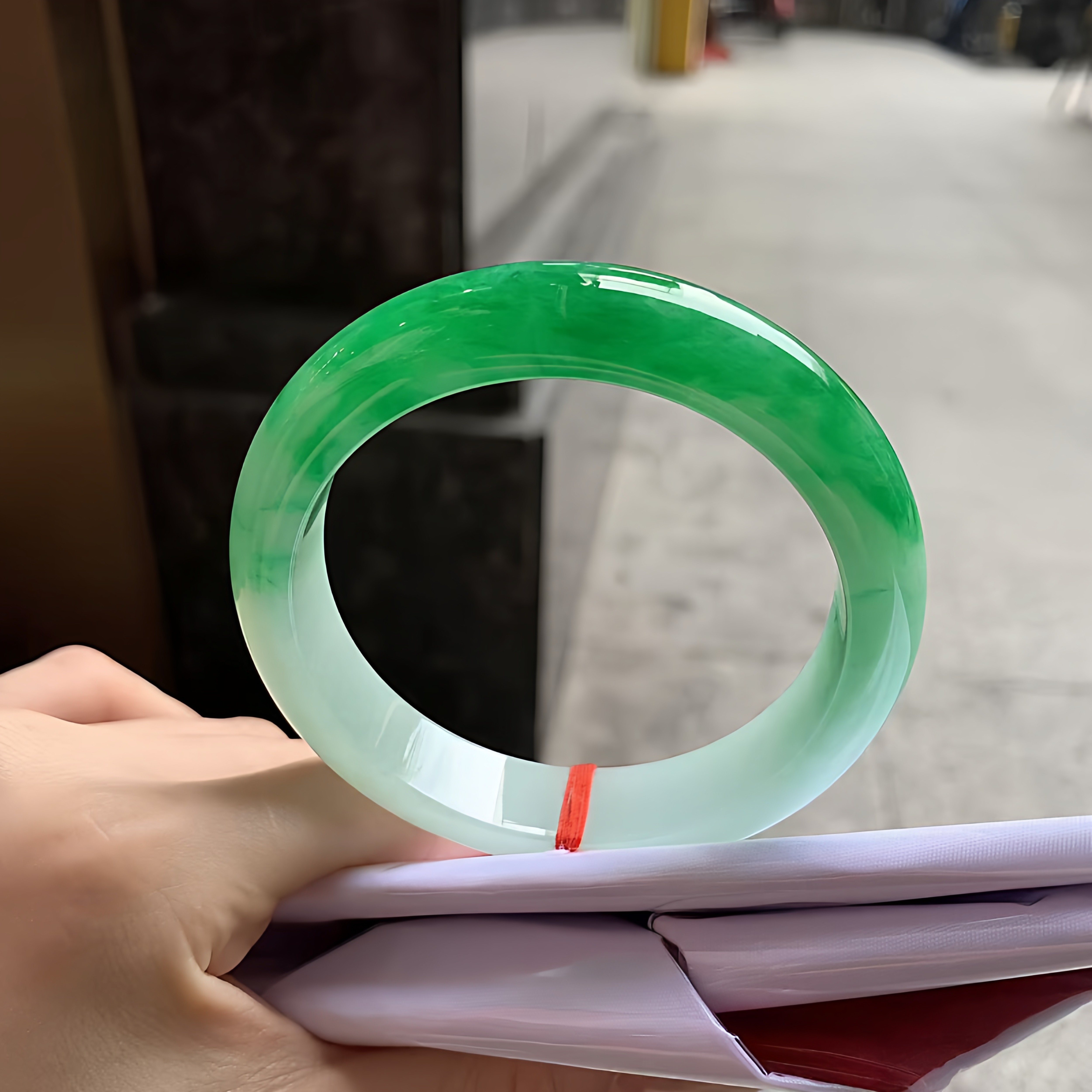 玉长情【山青系列】缅甸冰种翡翠玉手镯子半山水阳绿玉镯玉石处理