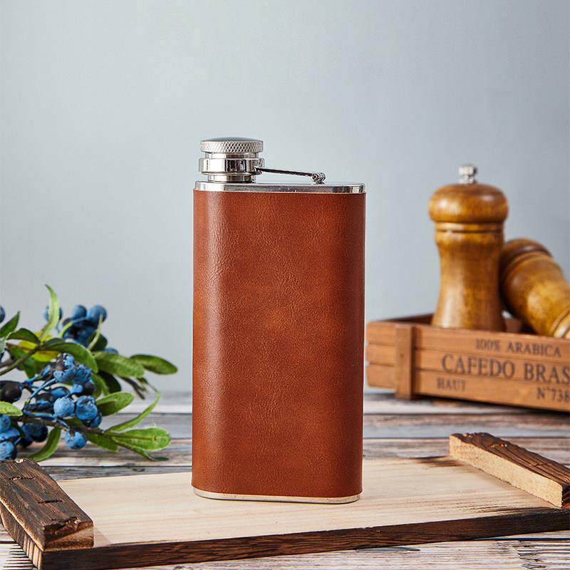 德国不锈钢304随身酒壶 个性可携式半斤装白酒瓶 家用户外覆古酒