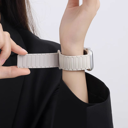 适用applewatch运动磁吸硅胶表带