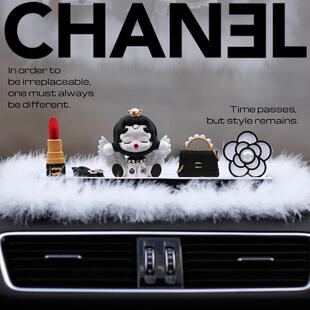 2025新款车内饰品摆件可爱女生高级感网红女神汽车中控台香薰摆件