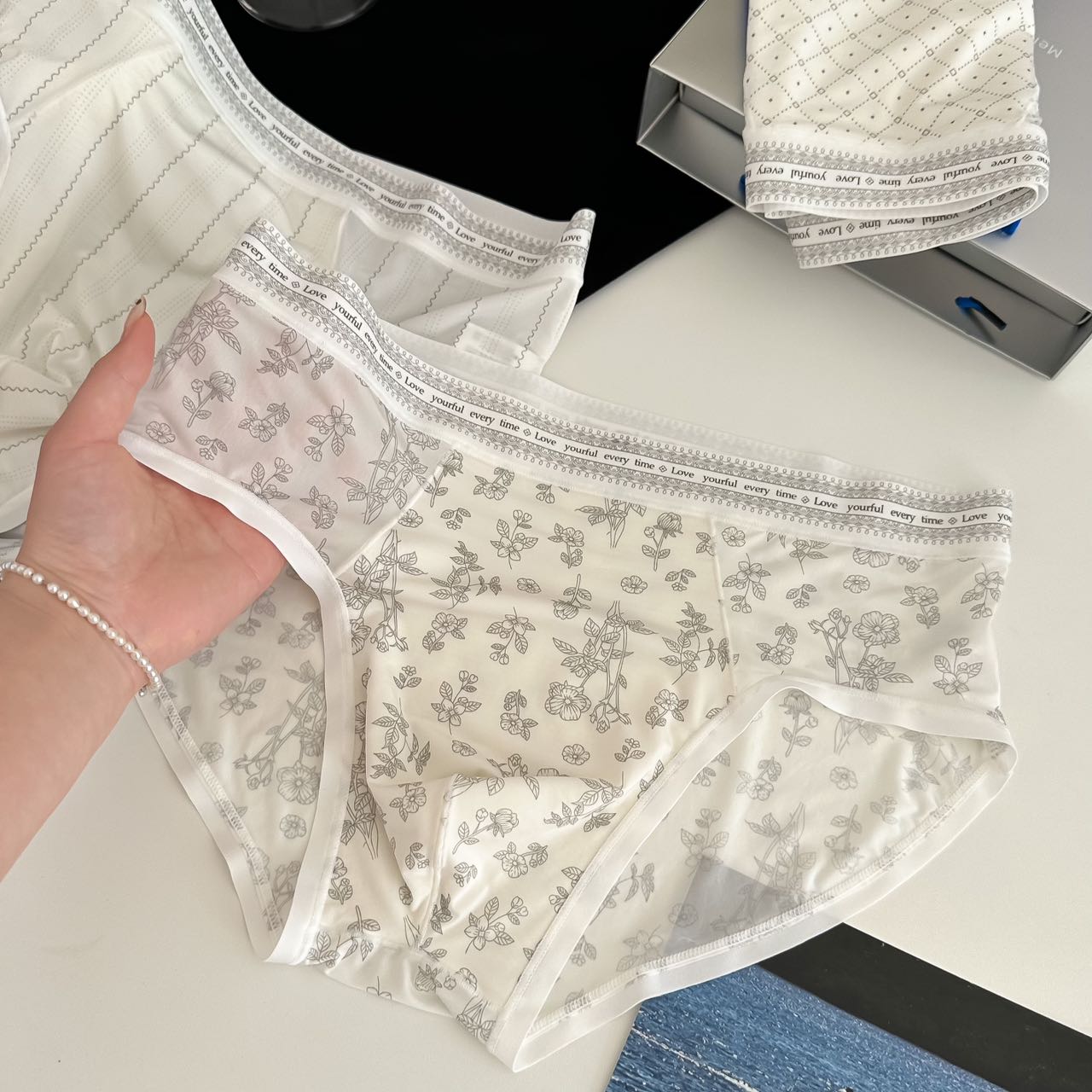 媚钰8046超薄男士三角裤