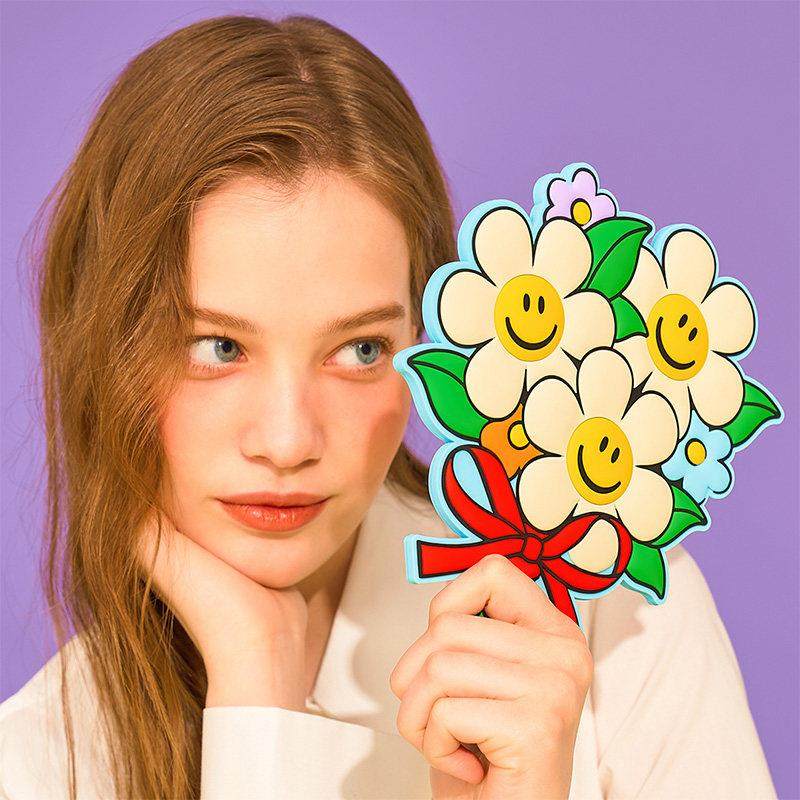 wigglewiggle镜子手持化妆镜子公主风高颜值大号手柄镜可爱美容院