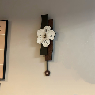 摆钟中古风钟表挂钟客厅2025新款小众设计花朵时钟挂墙创意创意