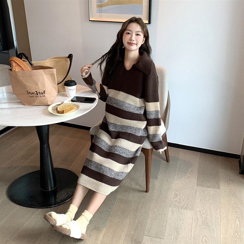 美拉德别出心e裁~孕妇装V领针织洋装显瘦时尚秋冬宽松条纹毛衣裙