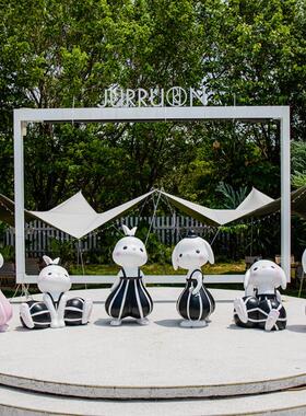 卡通兔子玻璃钢雕塑户外房地产小区幼儿园商场网红店门口装饰摆件