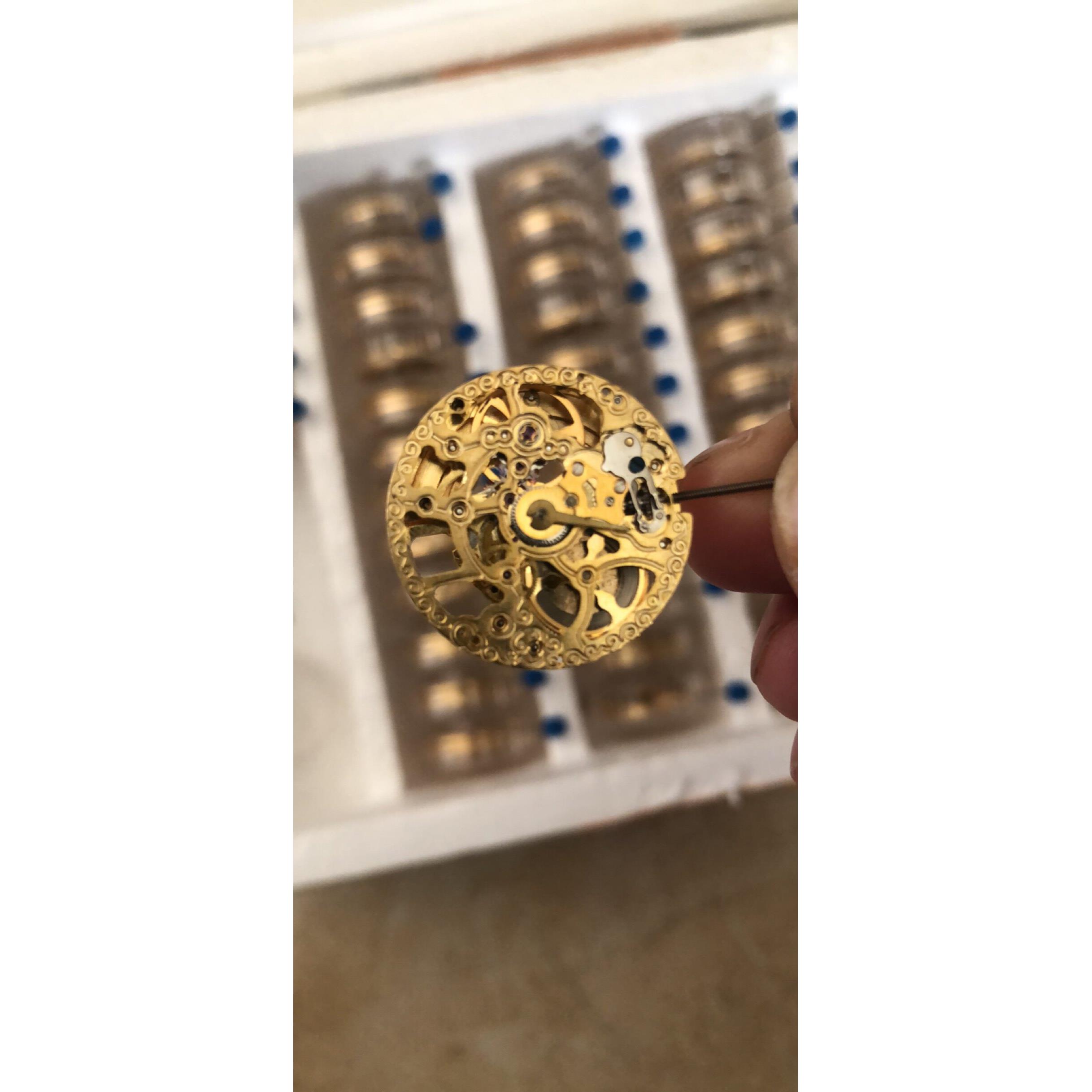 手表配件 国产机械机芯 上海2824镂空机芯 金色镂空机械机芯