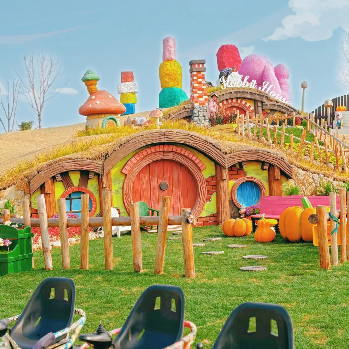 霍比特小屋网红打卡摆件农场背景墙木屋景观布置景区草坪引流装饰