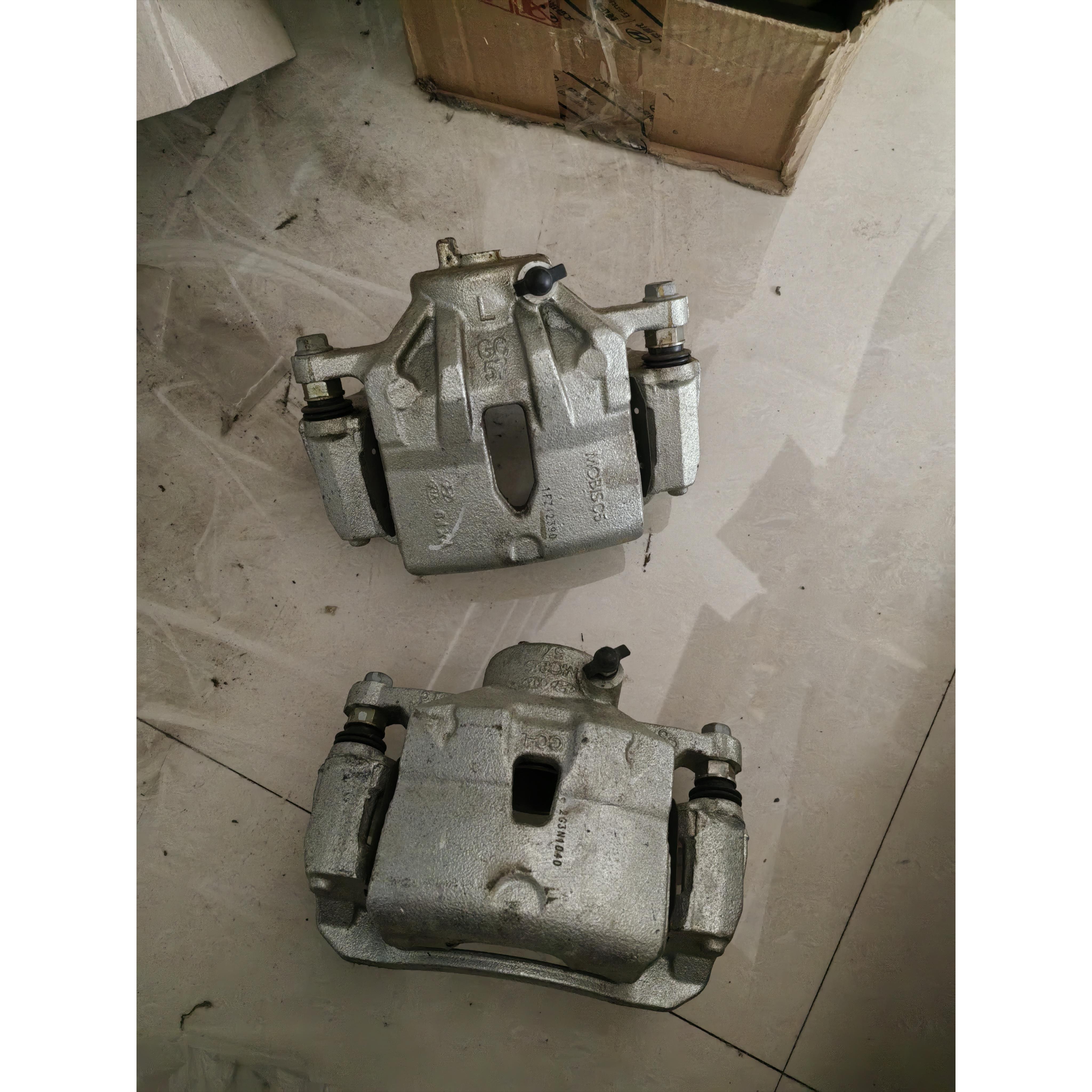 适用于现代Ix25起亚Kx3前后轮制动缸制动卡钳