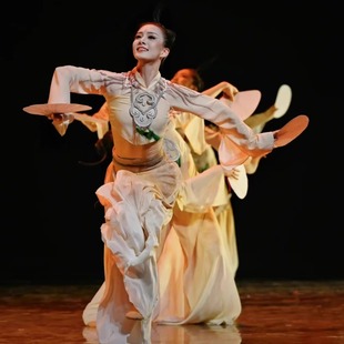玉鸟舞蹈演出服古典舞大裙摆艺考服民族舞表演服中国风飘逸扇子舞