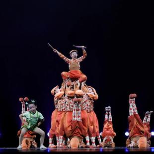 第十二届小荷风采七卜隆咚锵儿童演出服六一舞蹈少儿群舞拐棍道具