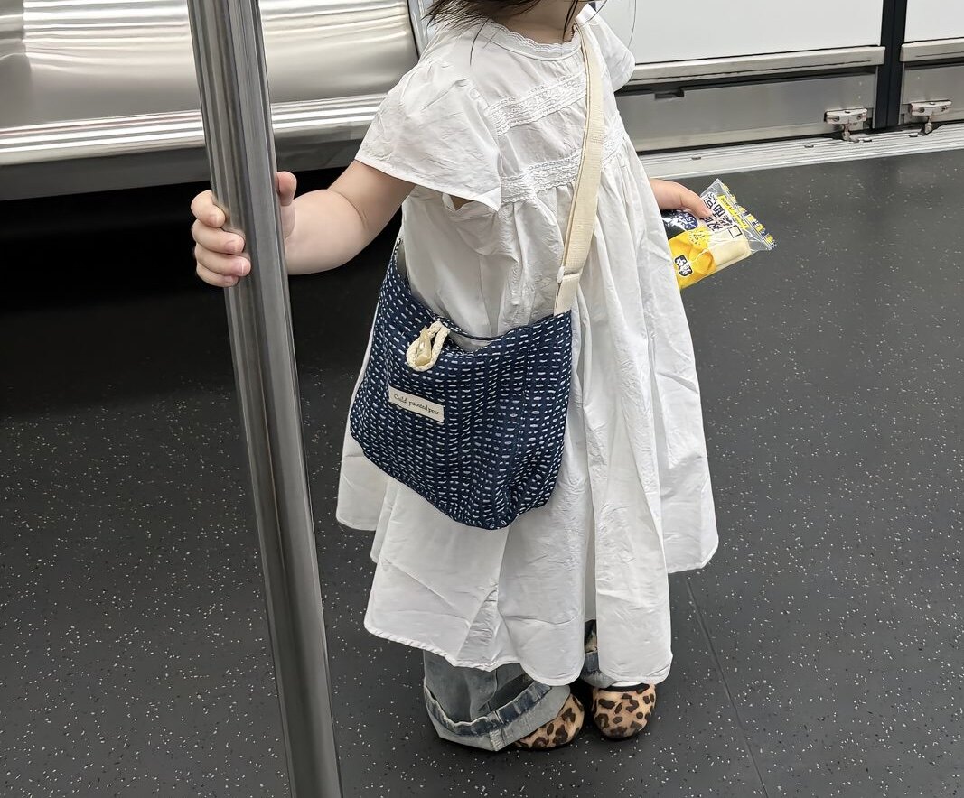 2026新款儿童斜跨包韩版时尚女童单肩包男宝宝牛仔包外出零钱包