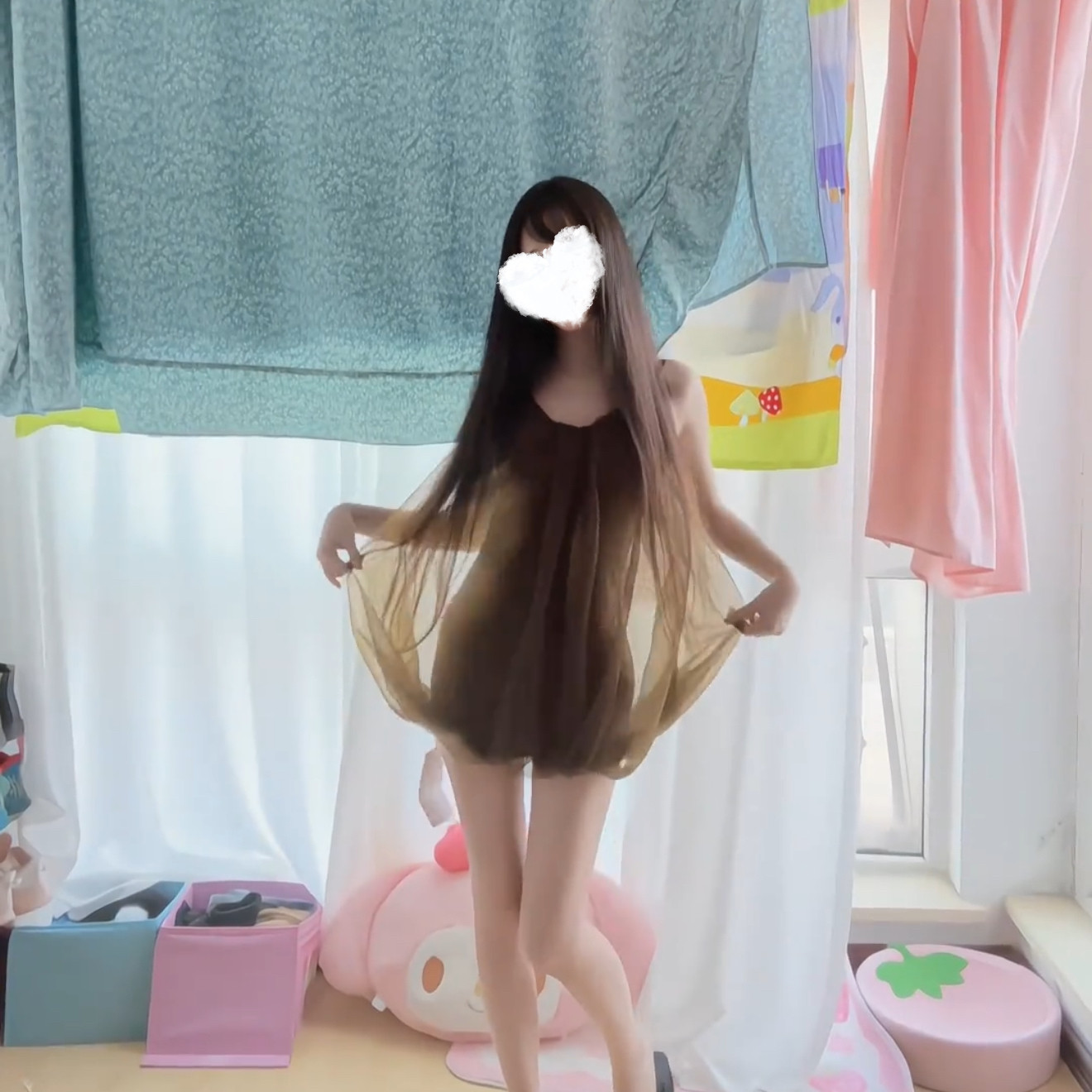 挂脖花苞裙无袖圆领系露背弹力纱裙连衣裙蓬蓬裙