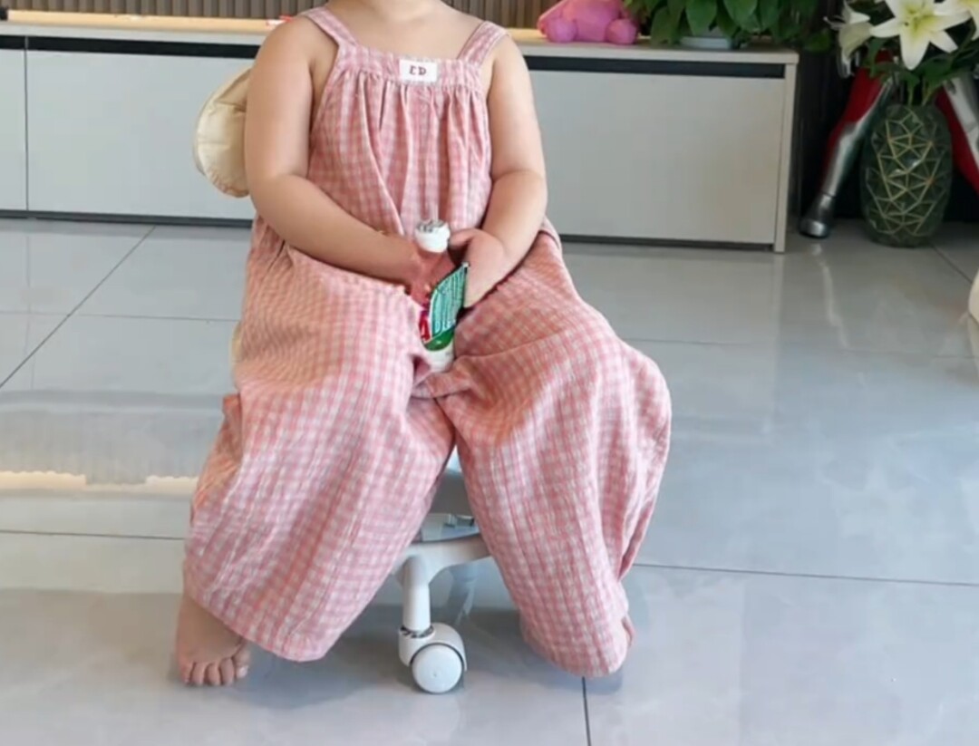 韩国童装女童裤子夏装2025宝宝背带裤洋气时髦休闲裤儿童连体裤潮