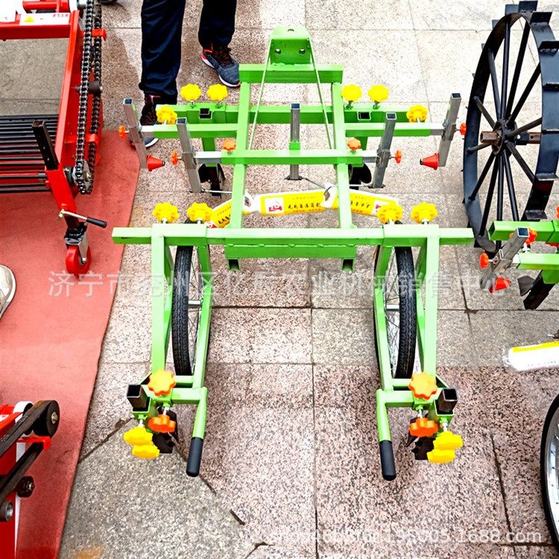 多款高垄覆膜机喷药o滴灌多功能型覆膜机直销四轮车带覆膜机