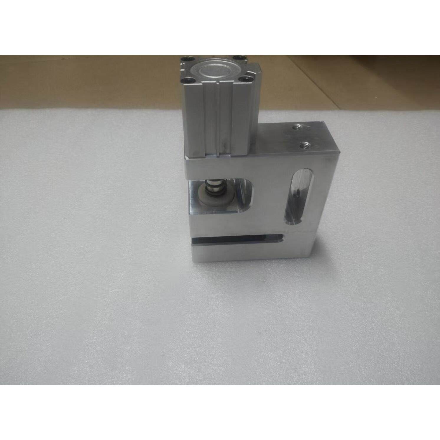 塑料袋塑胶袋制袋机气动圆孔小圆孔打孔器打孔机过料50mm冲孔插齿