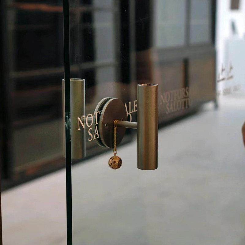 轻奢不锈钢推拉地弹簧玻璃门拉手创意单脚奶茶咖啡服装店对装把手,基础建材,大拉手,淘宝优惠券,粉丝福利购,淘宝优惠卷