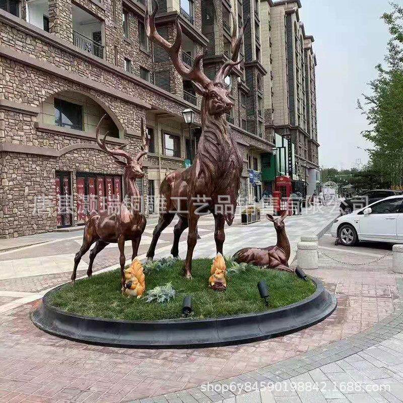 动物铸铜鹿雕塑园林广场大型纯铜鹿摆件铜梅花鹿景观装饰
