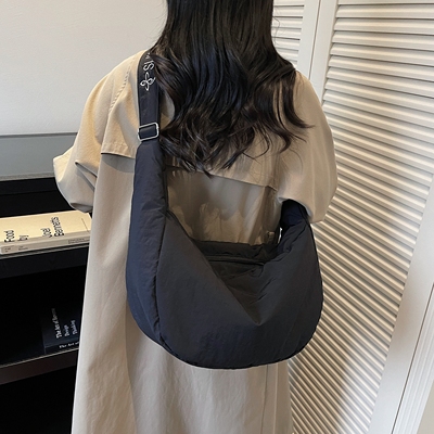 2025新款男女休闲斜挎包大容量