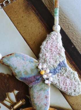 曲缦儿蝴蝶毛线编织项链女珍珠装饰彩色吊坠挂件珠饰