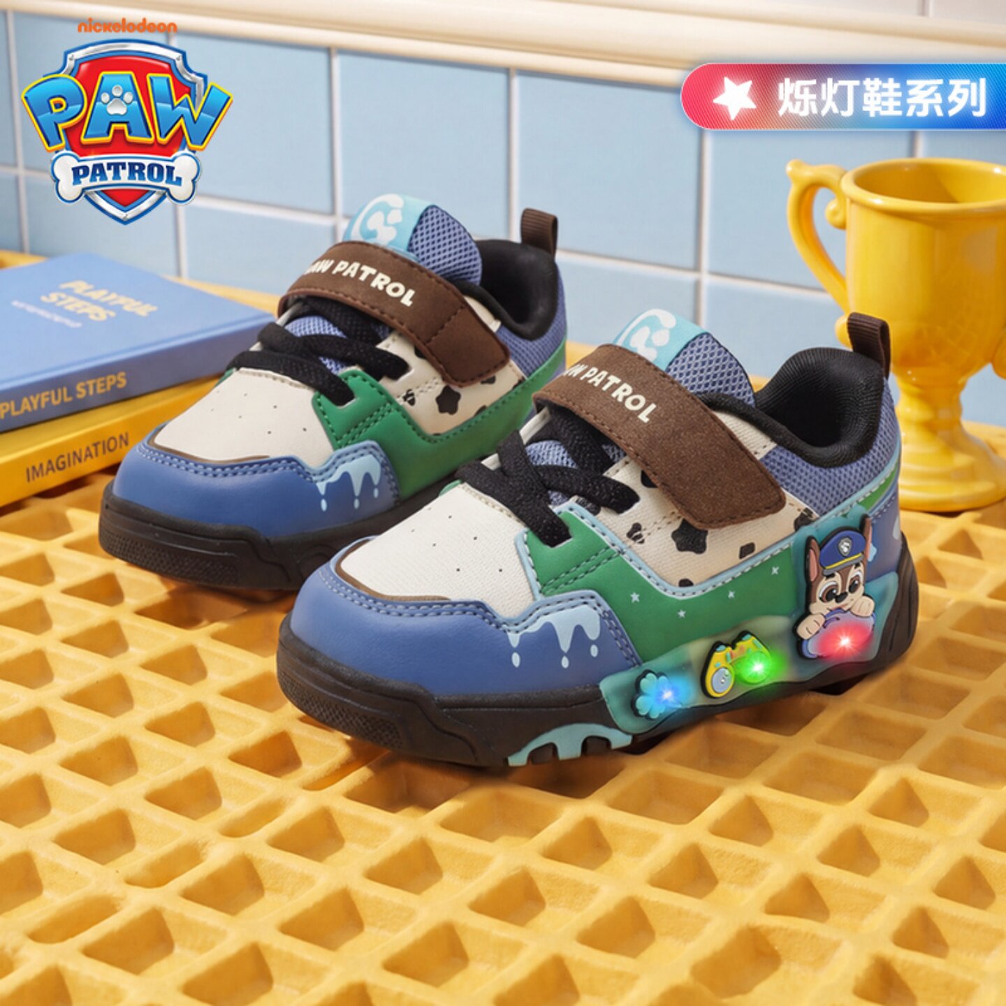 汪汪队闪灯软底缓震童鞋学步鞋