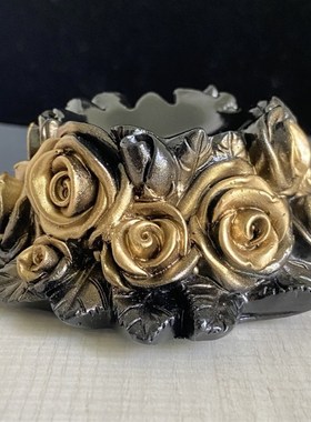 玫瑰花水晶球底座