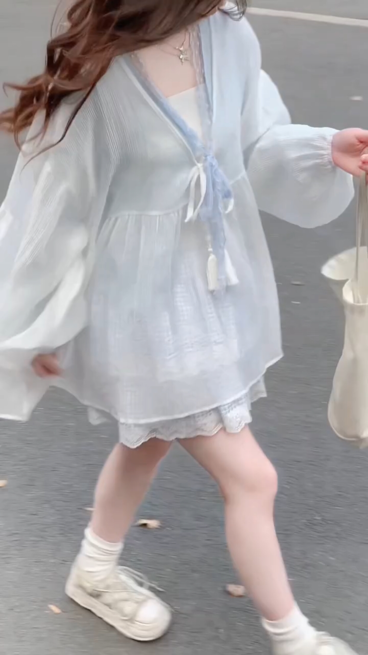 灯笼袖白色v领薄纱防晒罩衫女夏外搭防晒衬衫外套雪纺娃娃衫上衣