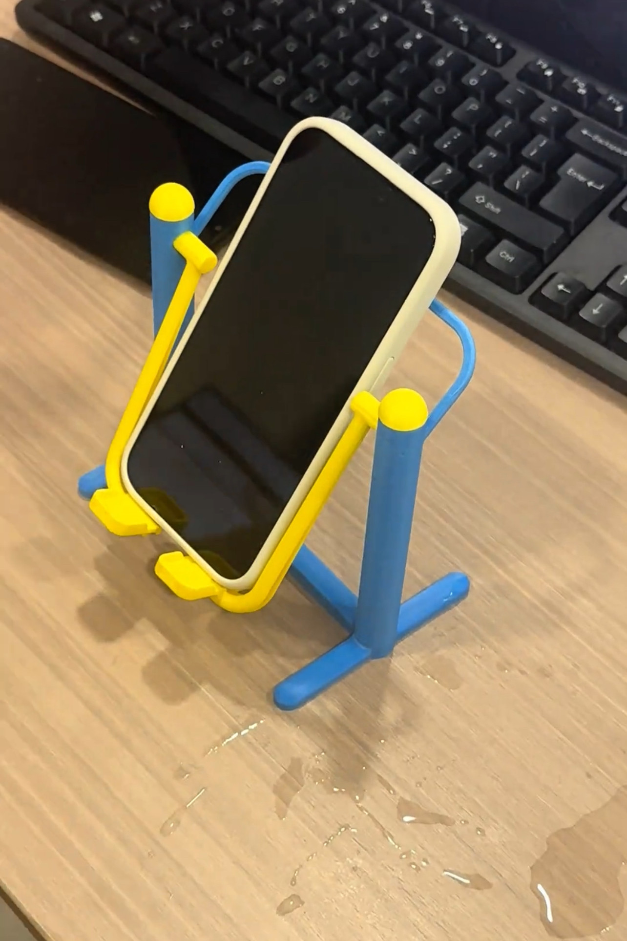 趣味新款蓝色手机支架创意抖音同款可爱桌面手机健身器材新款