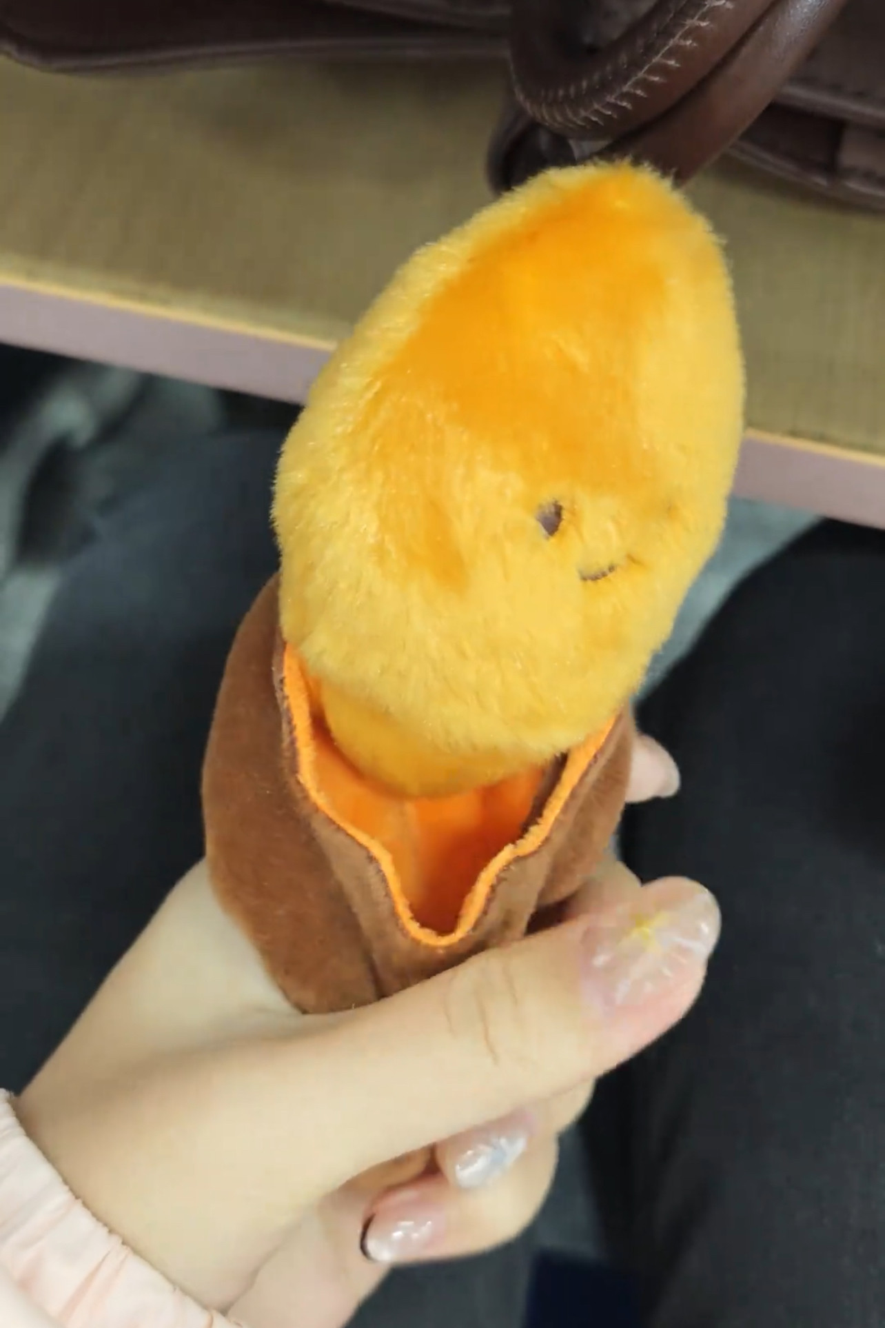 可爱可捏捏解压小玩具烤地瓜风吹雨打都不怕创意毛绒挂件红薯