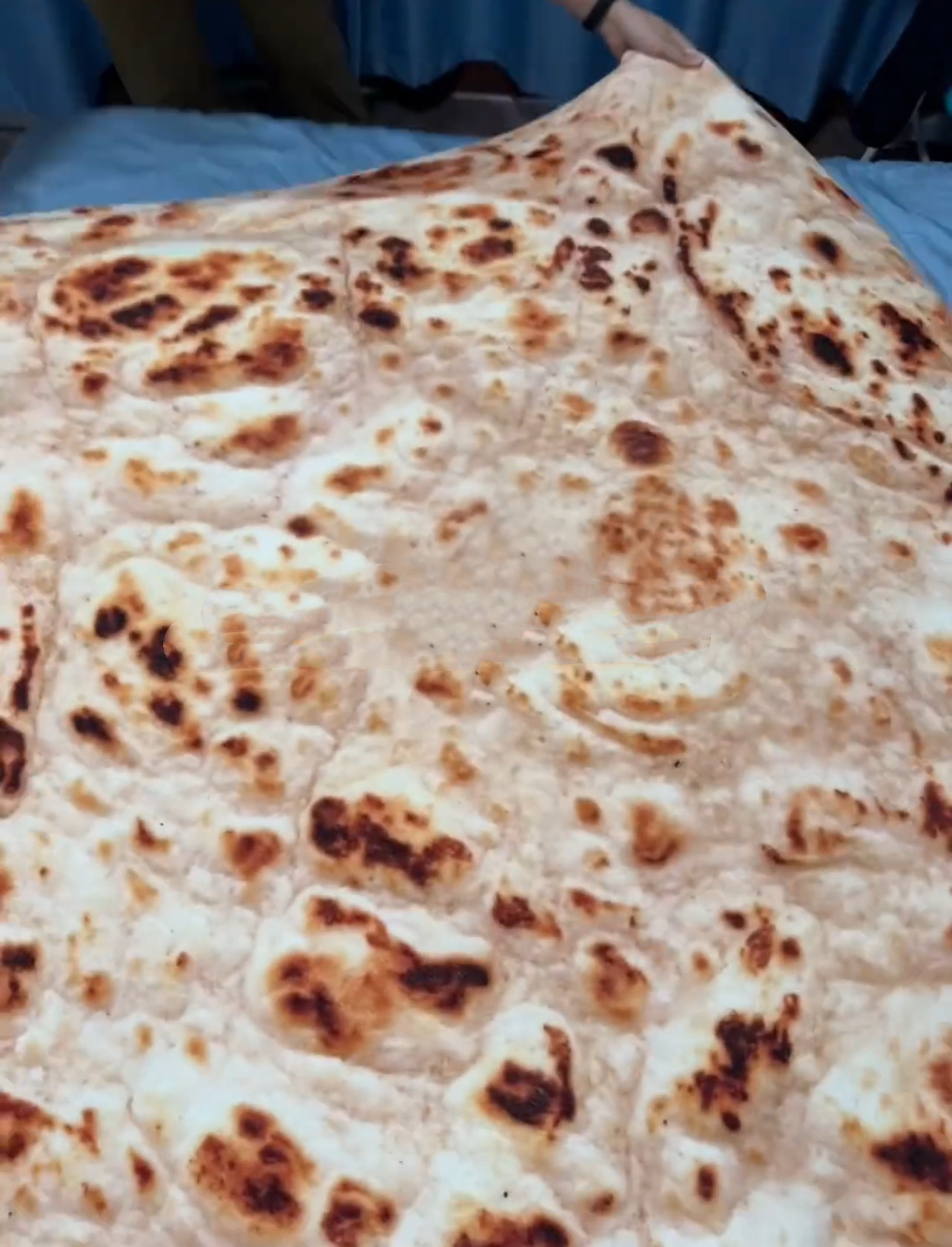 新款抽象煎饼果子休闲毯加厚毛毯创意搞怪毯子煎饼午睡飞饼盖毯