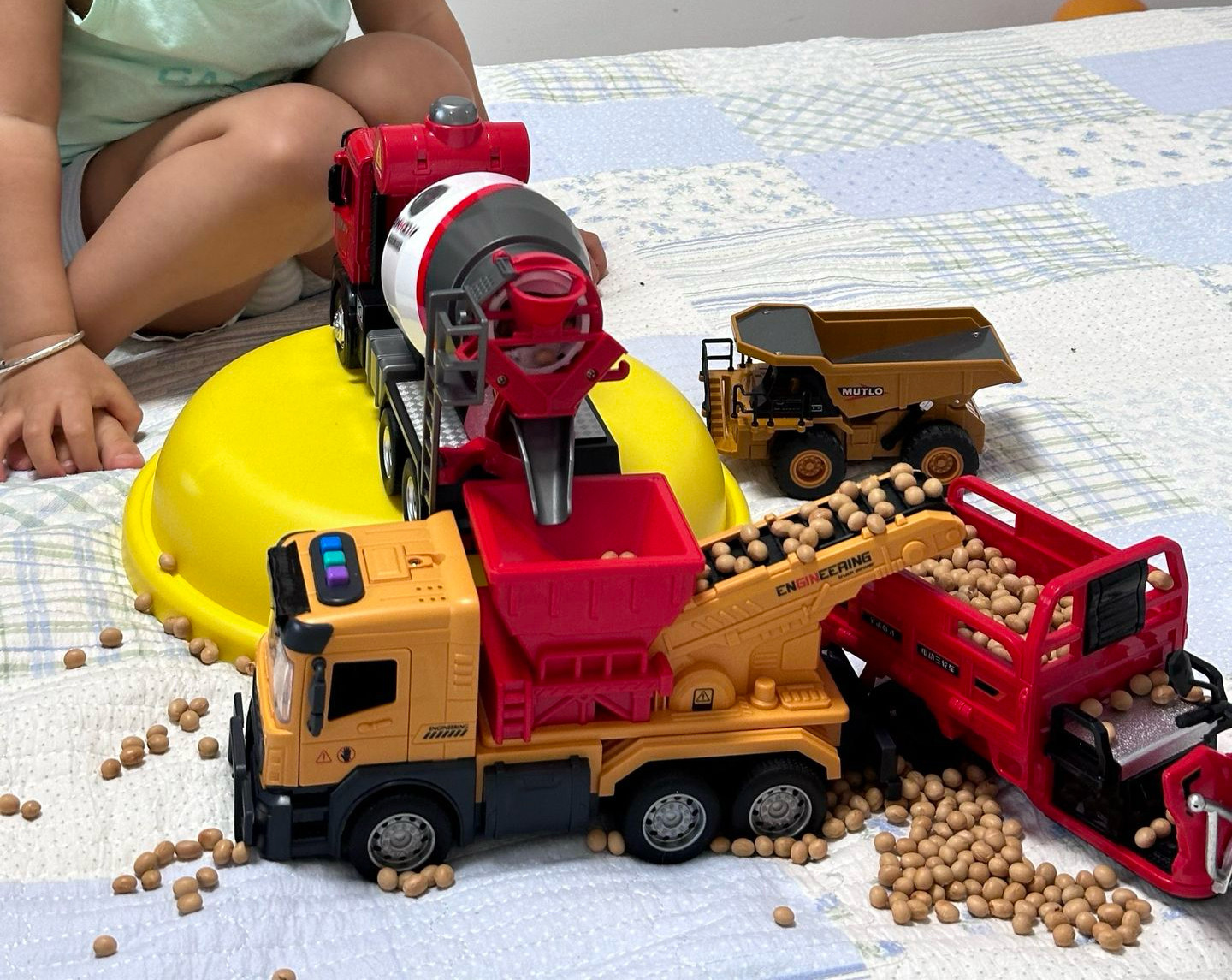 新款电动工程车传送带模型传送带履带开门玩具车大号儿童节礼物,玩具/童车/益智/积木/模型,其它玩具,淘宝优惠券,粉丝福利购,淘宝优惠卷