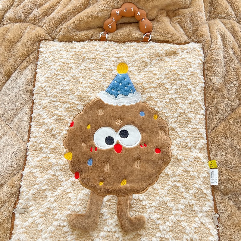 加厚保暖卡通可爱抱枕被子两用二合一毛毯车载靠垫办公室午休新款