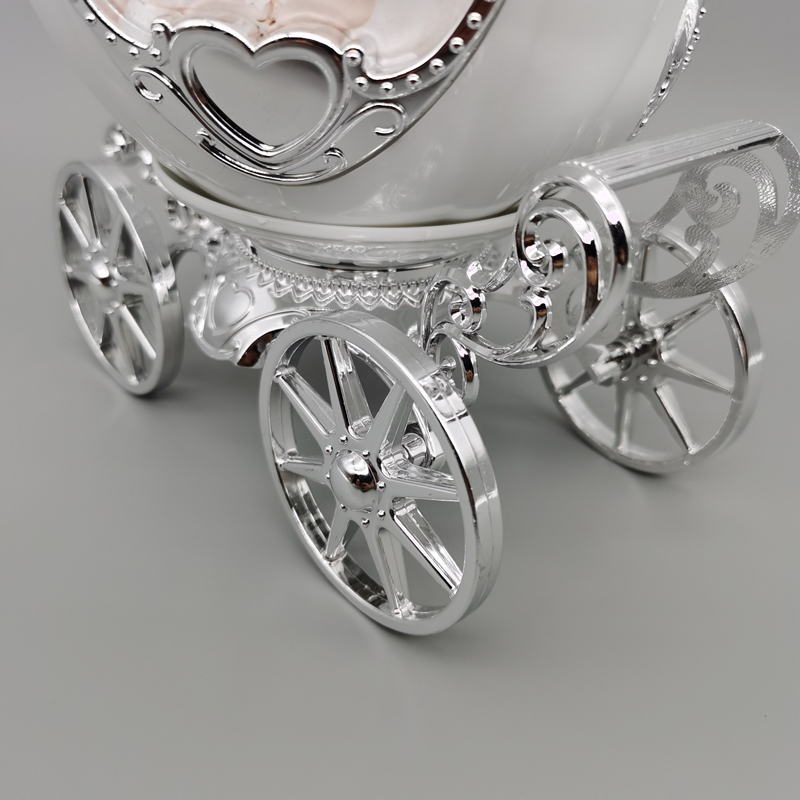 创意欧式南瓜车相架婚纱儿童旋转八音盒相框生日礼物音乐盒小摆件