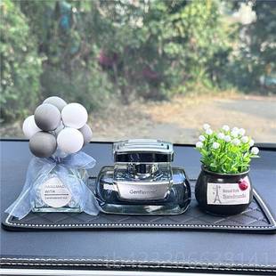 车载香水座车内香味薰精油车上清淡香氛持久车用摆品除男女神 正品